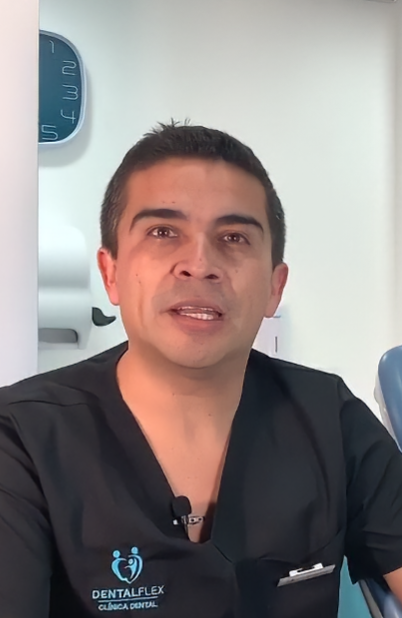 Dr. Mario Rosas — implantólogo en Dental Flex