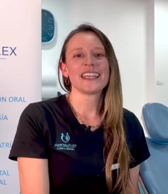 Dra. Natalia Quintana — odontología integral y estética facial en Dental Flex